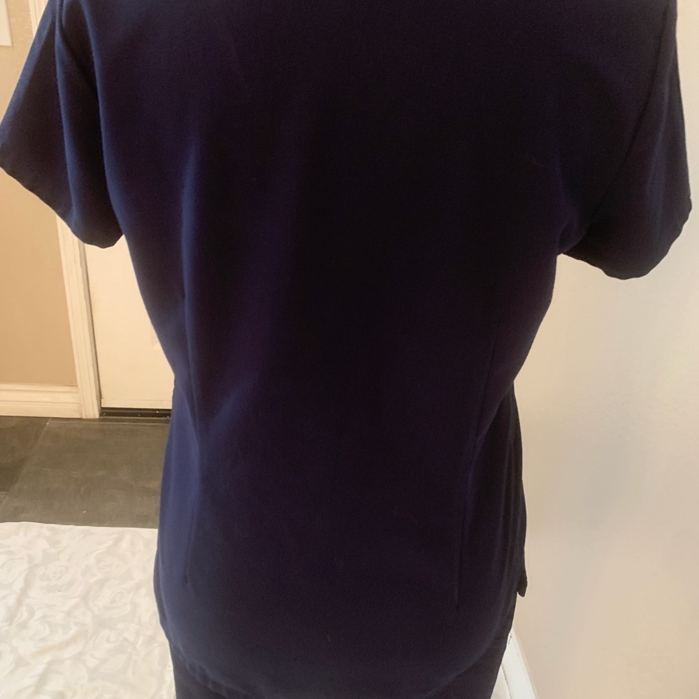 Figs Deep Blue Scrubs Medical Uniform Set Tops XXS, Pants XXSP - Picture 4 of 9